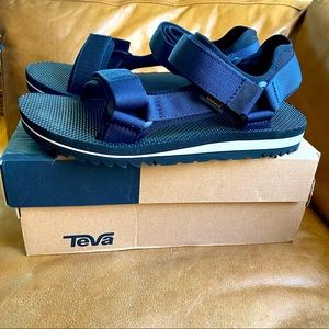 Teva Men's Universal Trail Sandals NWT (brand new- Missed return window)